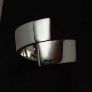 Nyitott ezüst gyűrű