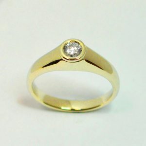 Egyedi ,brilles arany szoliter gyűrű